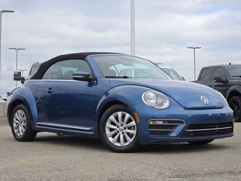Used 2018 Volkswagen Beetle 2.0T S image 23