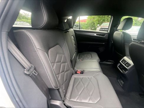 Used 2025 Volkswagen Atlas Cross Sport SE image 20