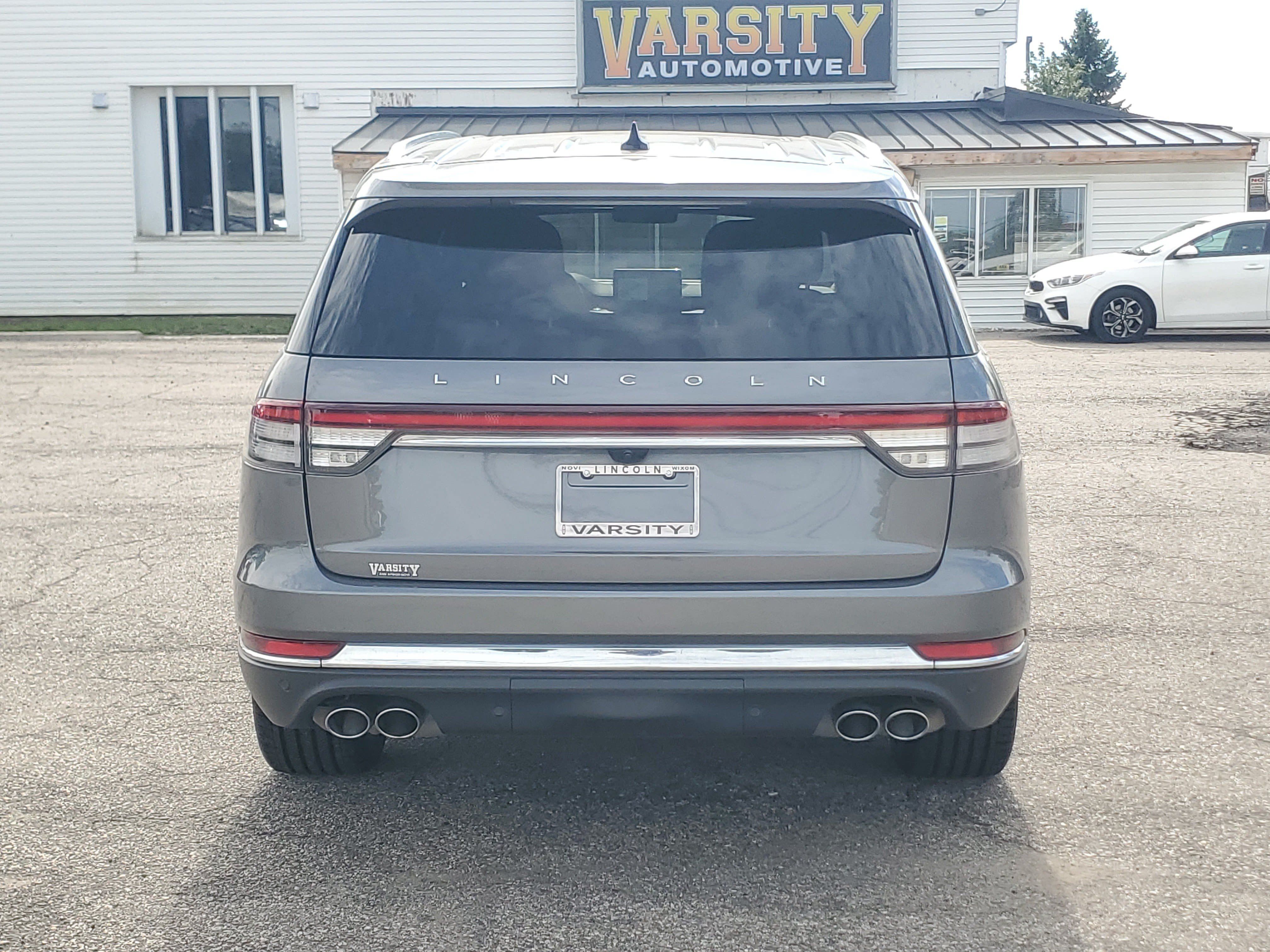 Used 2023 Lincoln Aviator Reserve w/ Equipment Group 201A AWD/4WD image 5