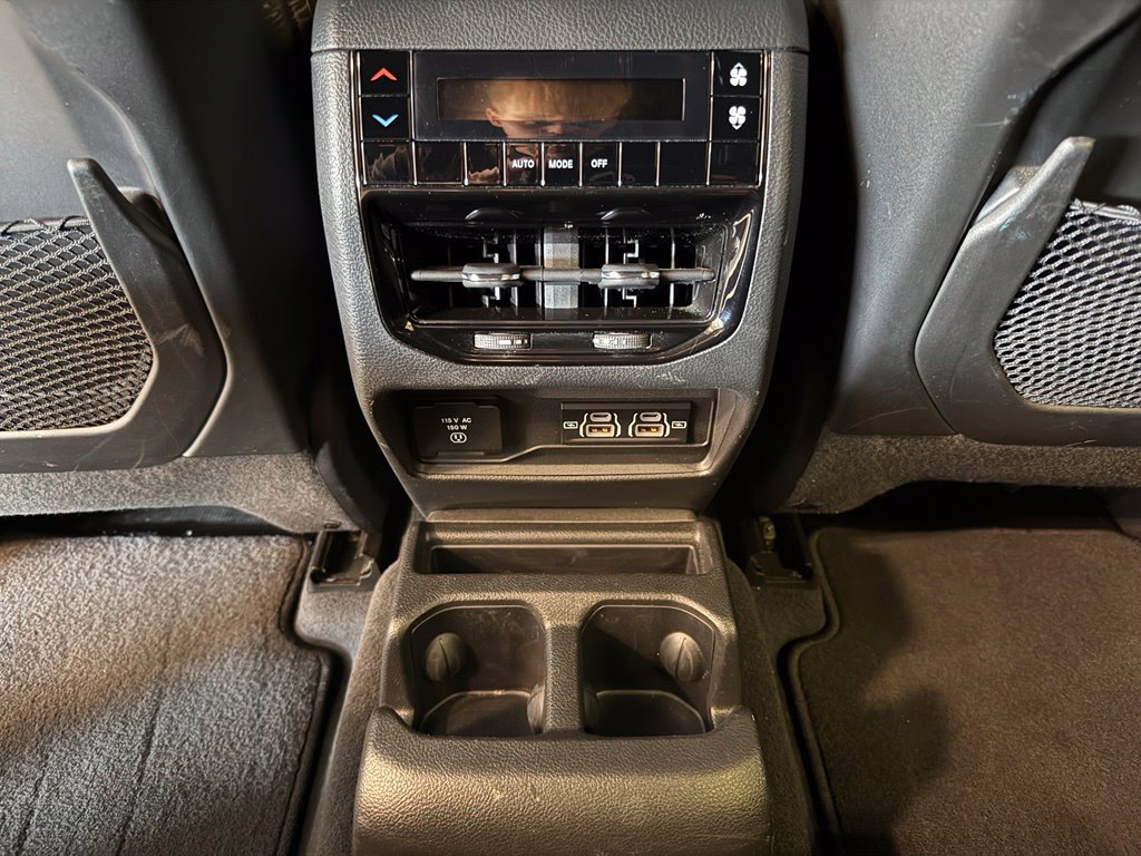 Used 2023 Jeep Grand Cherokee L Laredo AWD/4WD image 18