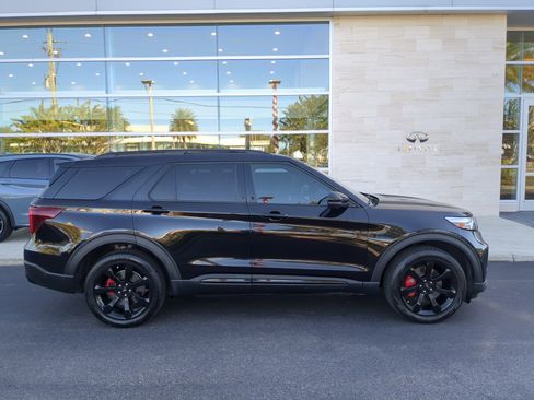 Used 2020 Ford Explorer ST w/ ST Street Pack image 3