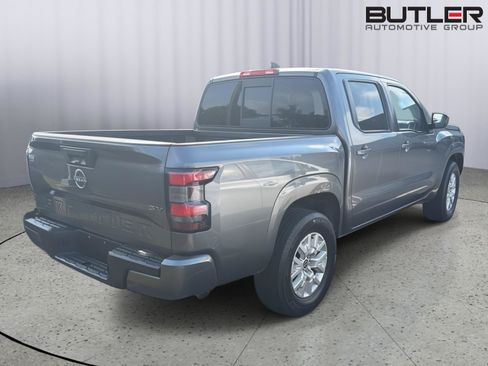 Used 2022 Nissan Frontier SV RWD image 8