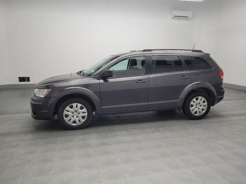 Used 2020 Dodge Journey SE w/ SE Popular Equipment Group image 2