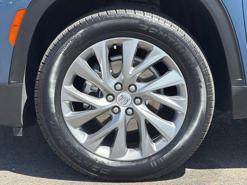 Used 2025 Buick Enclave Preferred AWD/4WD image 33