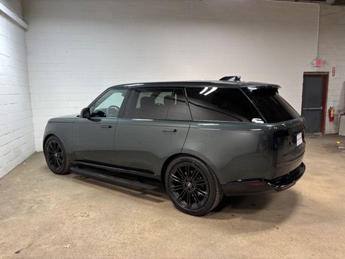 Used 2025 Land Rover Range Rover Long Wheelbase SE AWD/4WD image 10