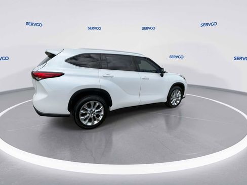 Used 2022 Toyota Highlander Limited FWD image 8