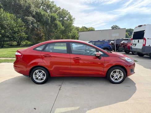 Used 2019 Ford Fiesta SE w/ Cold Weather Package FWD image 7