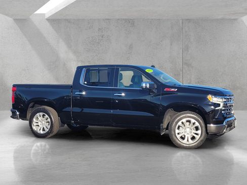 Used 2023 Chevrolet Silverado 1500 LTZ w/ LTZ Premium Package image 3