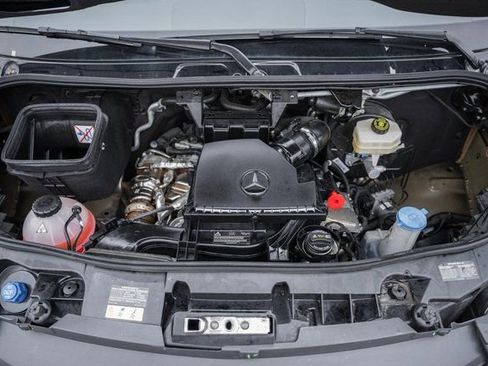 Used 2024 Mercedes-Benz Sprinter 2500 image 17