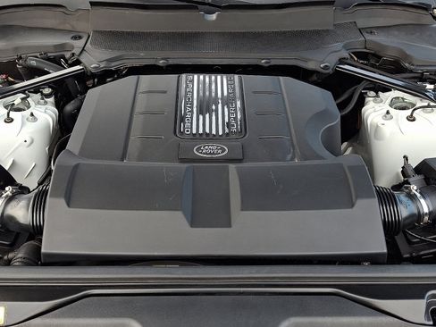 Used 2020 Land Rover Discovery HSE image 30