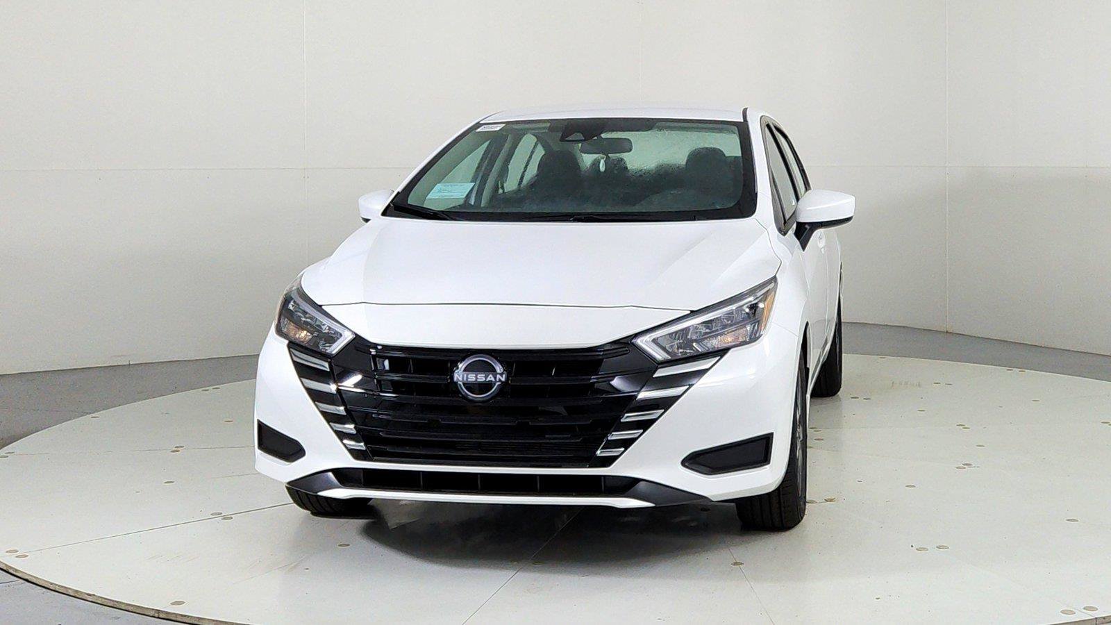 Used 2025 Nissan Versa SV w/ Trunk Package FWD image 2
