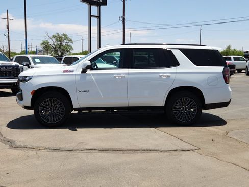 Used 2023 Chevrolet Tahoe Z71 w/ Luxury Package AWD/4WD image 2
