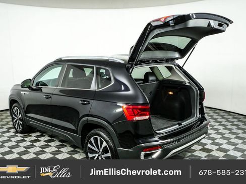Used 2023 Volkswagen Taos SE FWD image 31