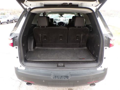 Used 2020 Chevrolet Traverse LT w/ LPO, Blackout Package AWD/4WD image 7