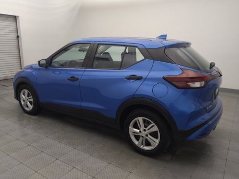 Used 2021 Nissan Kicks S image 3