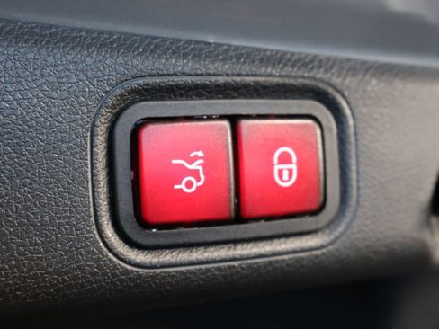 Used 2017 Mercedes-Benz E 300 4MATIC image 47