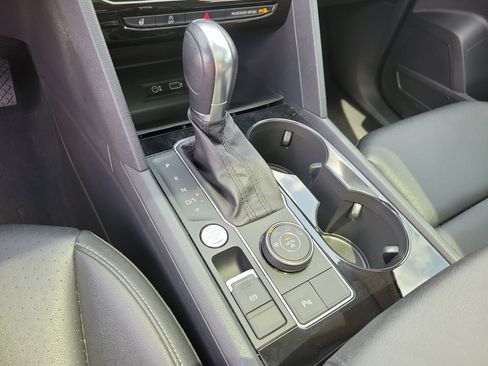 Used 2019 Volkswagen Atlas SEL AWD/4WD image 17