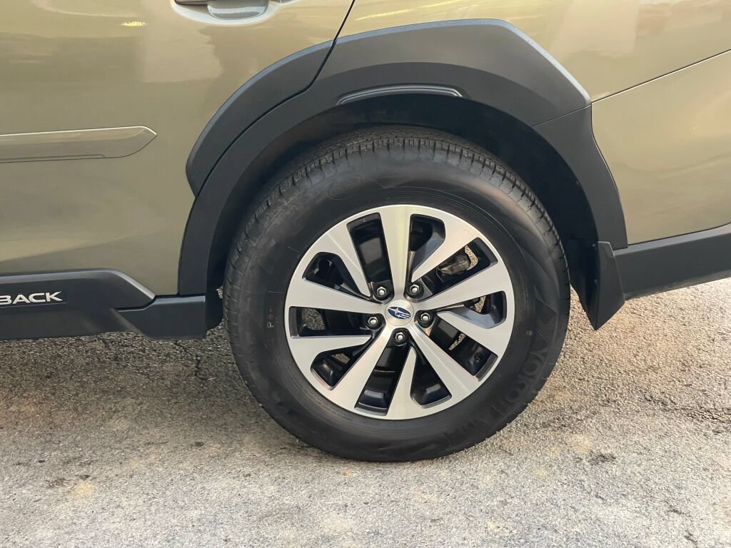 Used 2025 Subaru Outback Premium AWD/4WD image 35