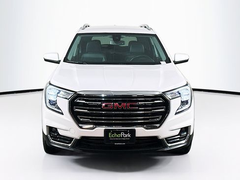 Used 2023 GMC Terrain SLT image 2