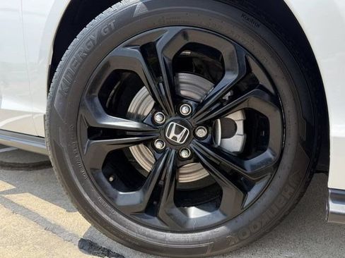 Used 2025 Honda Accord SE image 9