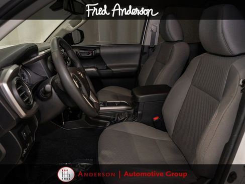 Used 2021 Toyota Tacoma SR5 RWD image 9