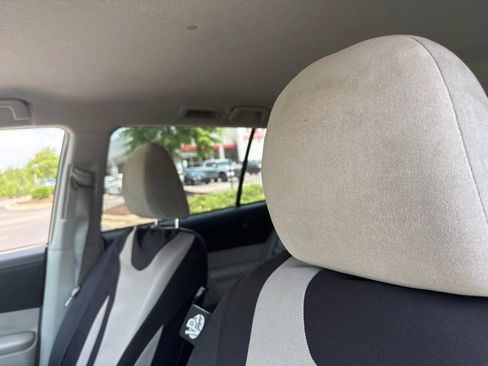 Used 2013 Toyota Highlander Plus AWD/4WD image 8