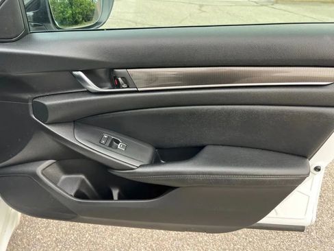 Used 2022 Honda Accord Sport image 17