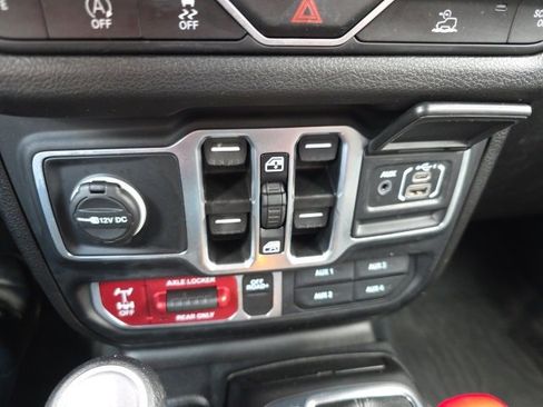 Used 2024 Jeep Gladiator Sport image 27