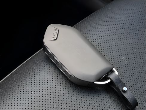 Used 2026 Kia Sportage EX FWD image 33
