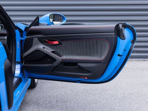 Certified 2025 Porsche 718 Boxster Spyder RS RWD image 26