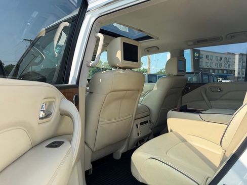 Used 2018 INFINITI QX80 2WD w/ Driver Assistance Package image 11