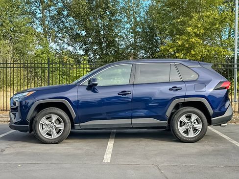 Used 2025 Toyota RAV4 XLE AWD/4WD image 6