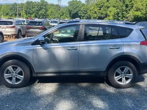 Used 2013 Toyota RAV4 XLE AWD/4WD image 4