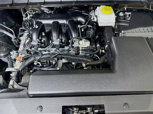 Certified 2025 Nissan Pathfinder Platinum AWD/4WD image 38