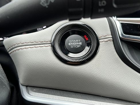 Certified 2024 Jeep Compass Limited image 22