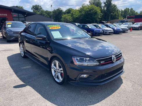 Used 2017 Volkswagen Jetta GLI FWD image 3