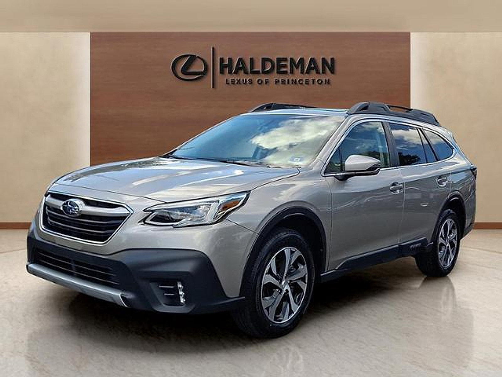 Used 2020 Subaru Outback Limited AWD/4WD image 3