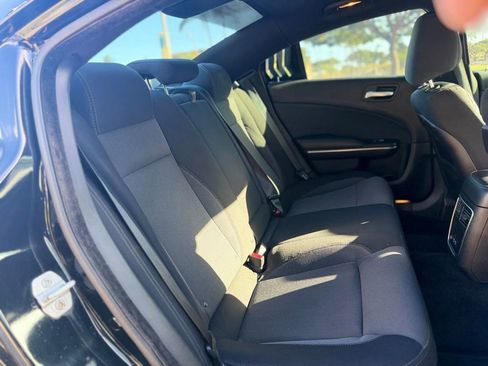 Used 2015 Dodge Charger SE w/ Sport Appearance Group RWD image 17