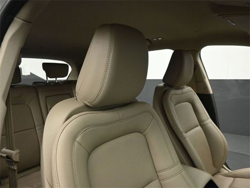 Certified 2023 Lincoln Corsair Reserve w/ Towing Package image 31