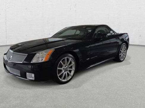 Used 2006 Cadillac XLR V RWD image 9