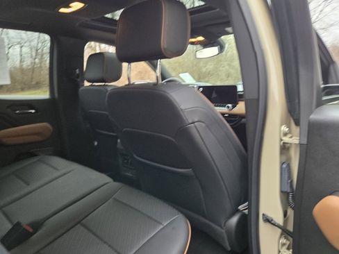 Used 2024 GMC Canyon AT4 w/ AT4 Premium Package image 24