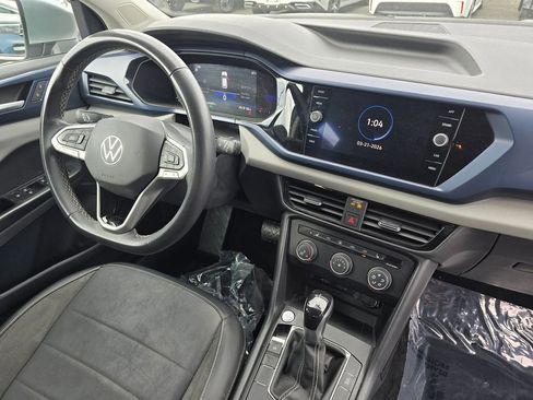 Used 2022 Volkswagen Taos SE image 13