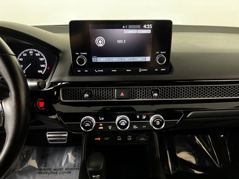 Used 2025 Honda Civic Sport image 17