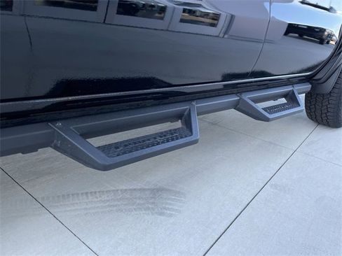 Used 2024 Nissan Frontier Pro-X image 18