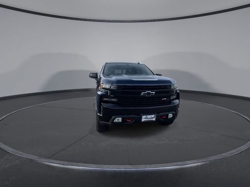 Used 2019 Chevrolet Silverado 1500 LT Trail Boss image 3