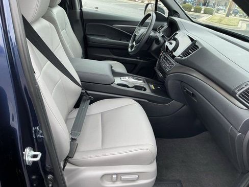 Used 2025 Honda Passport EX-L image 21