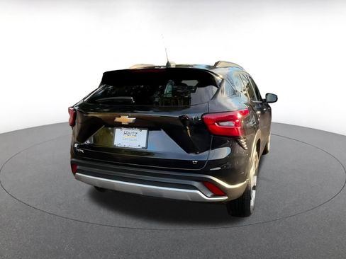 Used 2025 Chevrolet Trax LT image 12