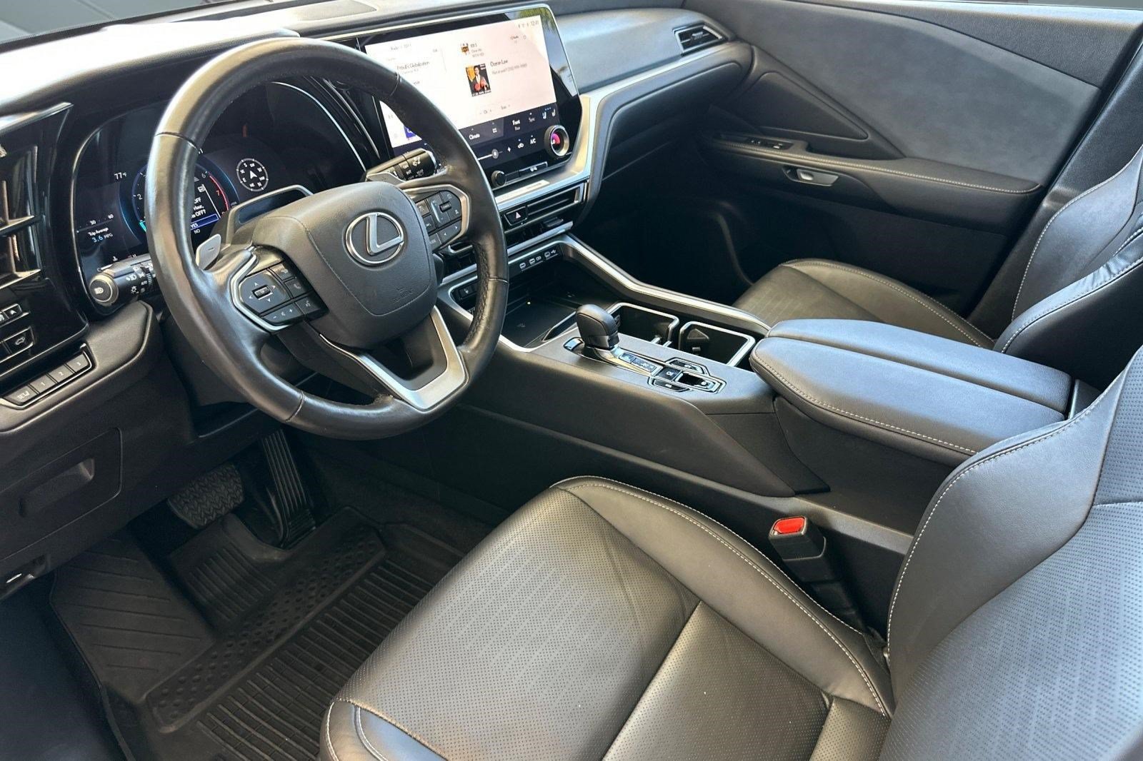 Used 2026 Lexus TX 350 FWD w/ Technology Package image 4