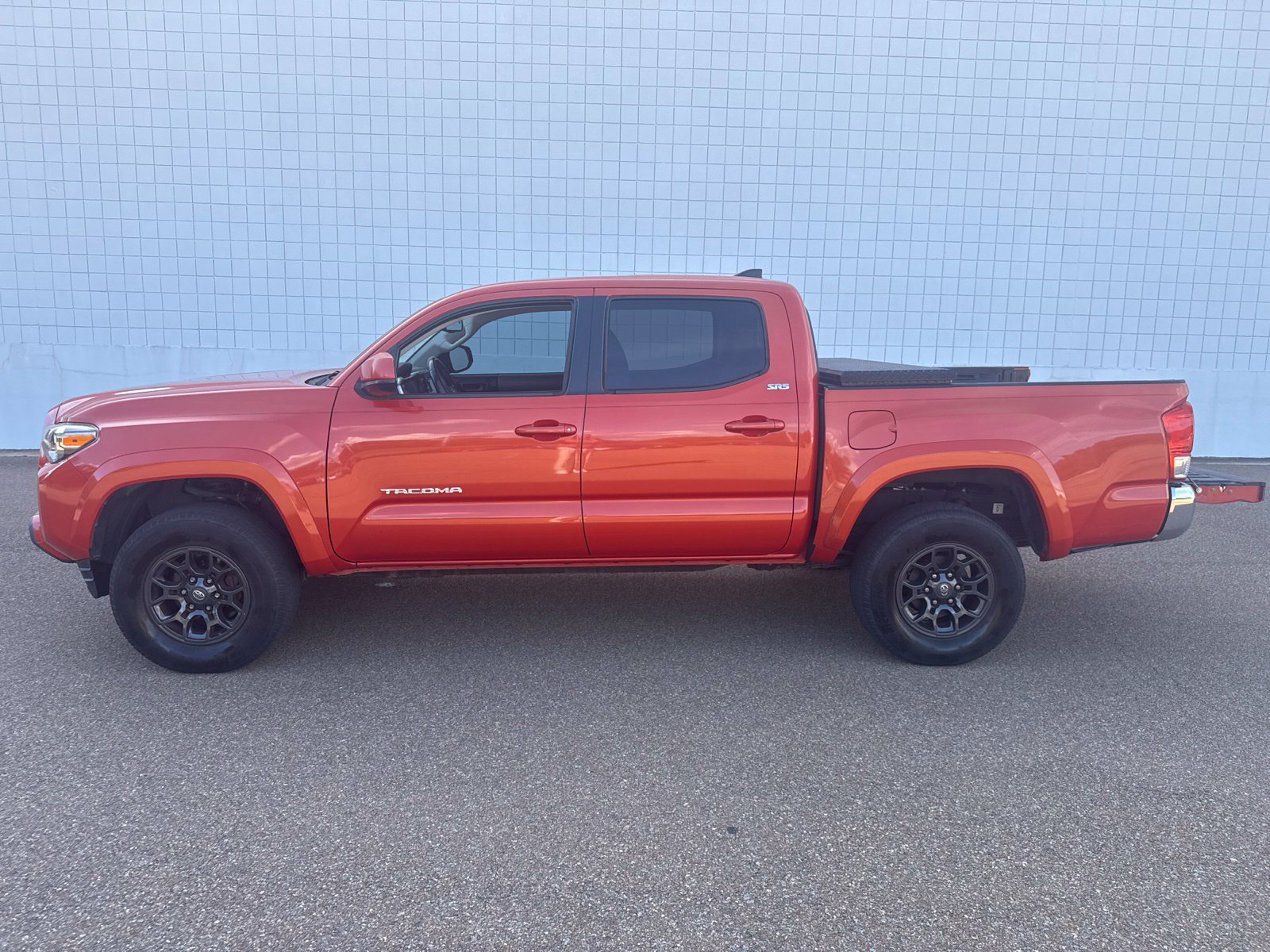 Used 2017 Toyota Tacoma SR5 w/ Tow Package RWD image 17