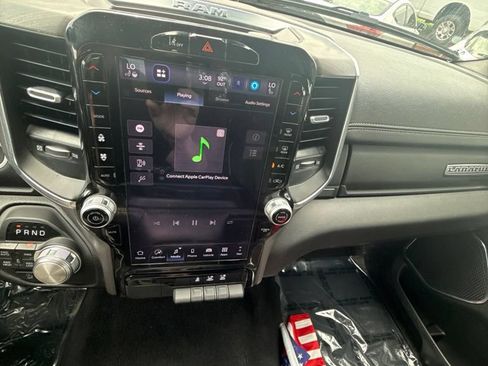 Used 2025 RAM 1500 Laramie AWD/4WD image 18